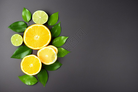 新鲜的柠檬枝叶图片