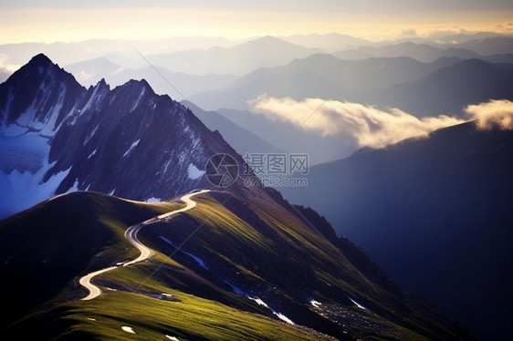 山顶上的壮美风景图片