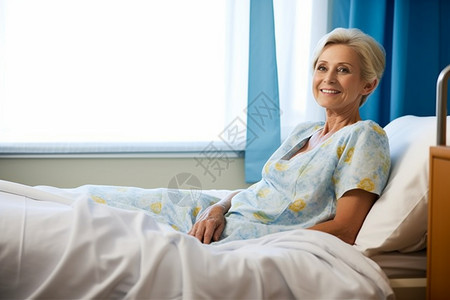躺在床上的病人图片