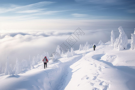 攀登者勇闯雪山顶峰高清图片