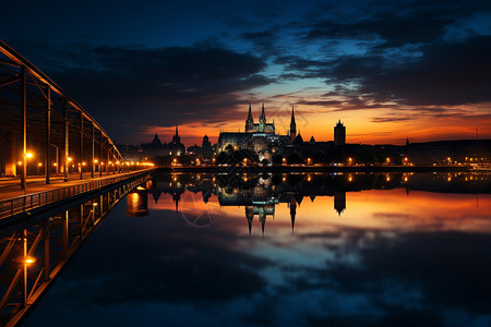 夜幕降临时的欧洲城市背景图片