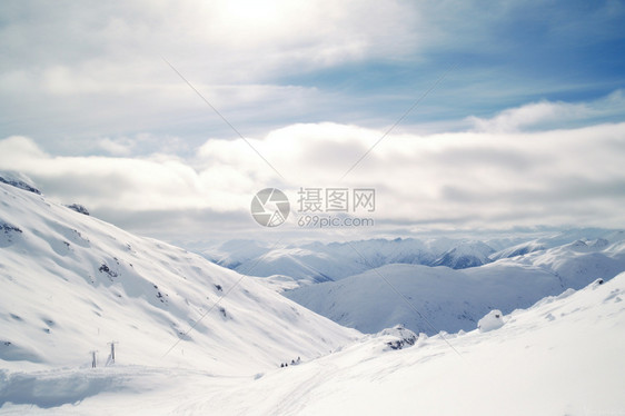 雪白的雪山图片