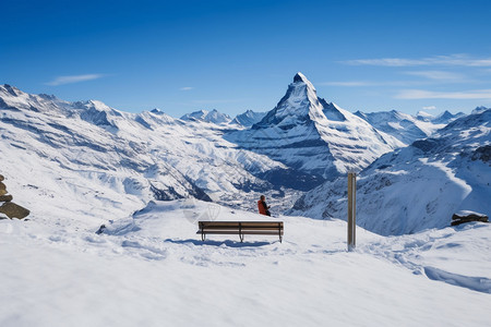 一片雪山图片