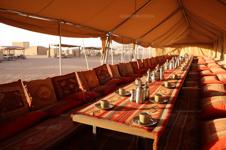 帐篷里的长餐桌图片