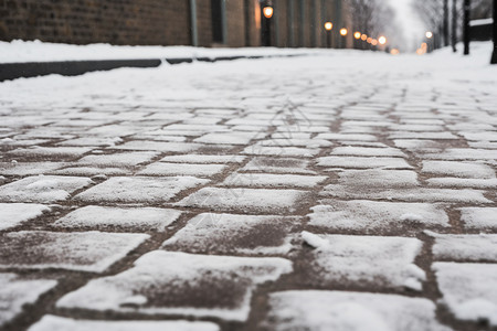 被雪覆盖着的路面图片