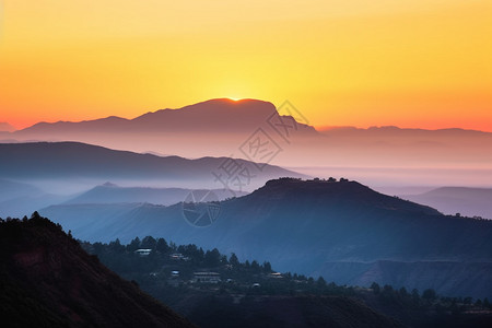 阴霾的天空日出日落山脉云海风光背景