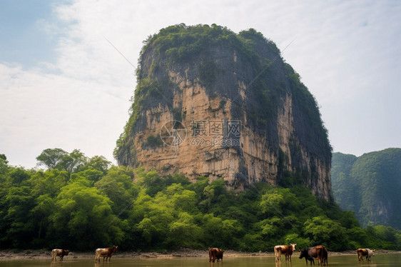 美轮美奂的山峰景色图片