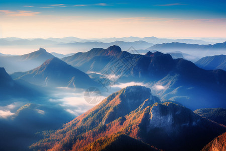 山峰上的云雾图片