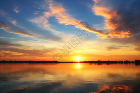 美丽的夕阳海景泳池高清图片