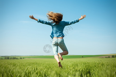 高兴的跳起来的女孩高清图片