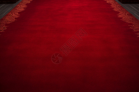 室内的红色地毯图片