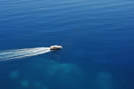 辽阔大海上航行的轮船高清图片