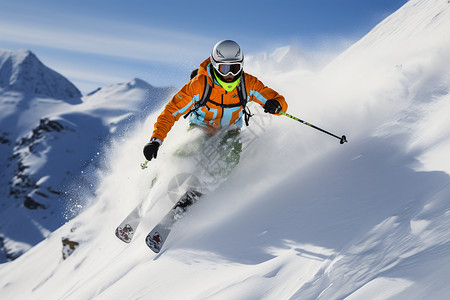 雪山中滑雪的滑雪爱好者图片
