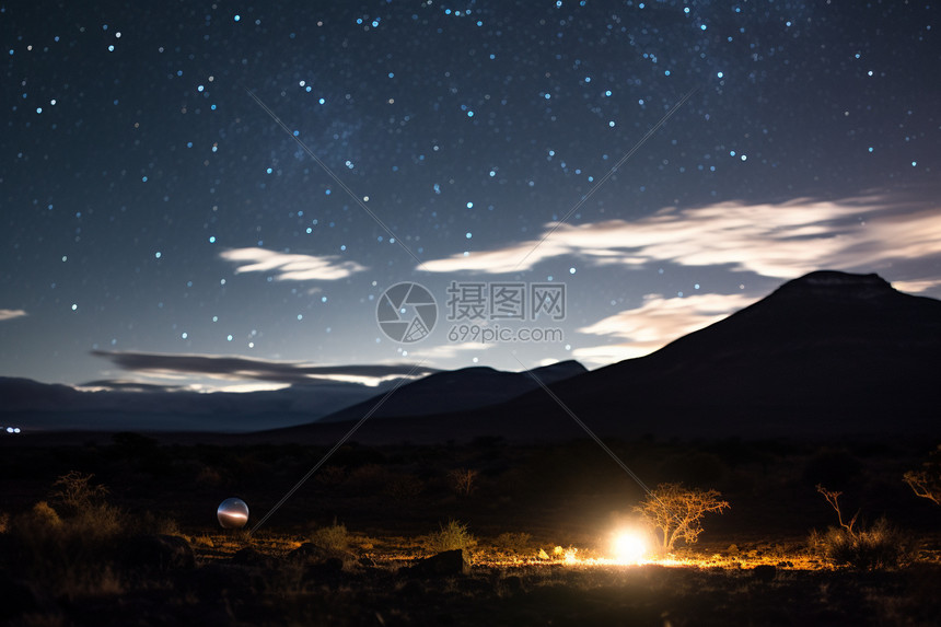 星空下的灯光图片