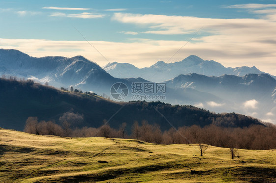 山边的风景图片