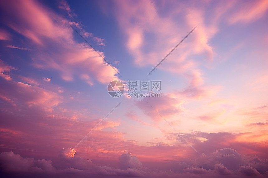 夏夜的紫色天空图片