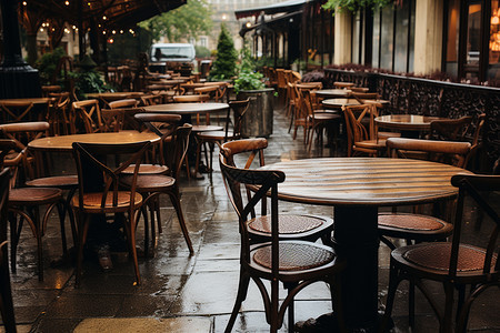 雨中的复古西餐厅图片