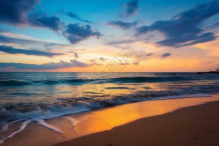 海滩上的日落景色图片
