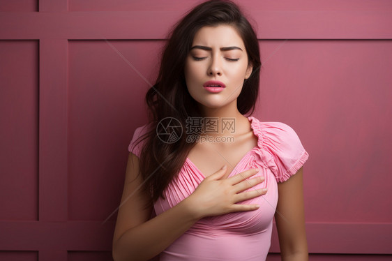 呼吸困难的女人图片