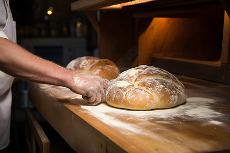 烘焙师在制作面包图片