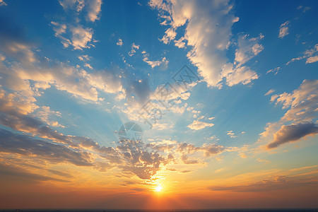 夕阳余晖下的天空图片