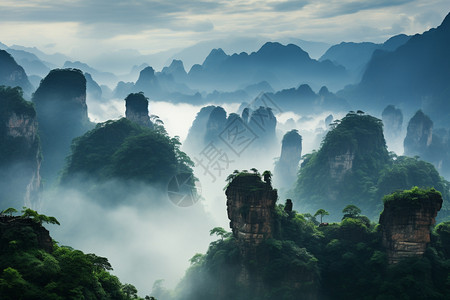 奇石群峰的云雾风景图片