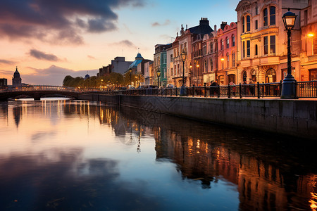 河边的欧洲小镇图片