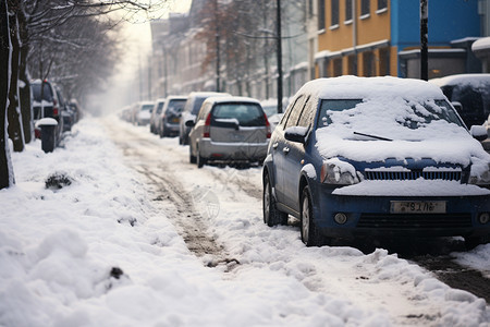 下完雪的路面图片