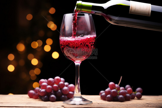 葡萄酒与酒杯图片