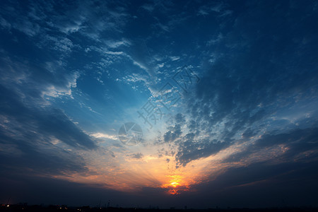 夕阳下的天空图片