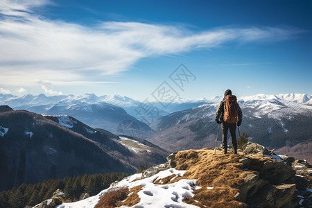 攀爬山顶的人背景图片