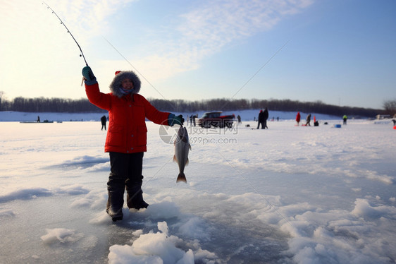 冬季湖面上的钓鱼活动图片