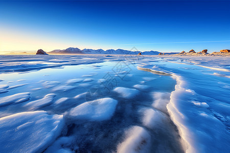 美丽的冰冻青海湖景观图片