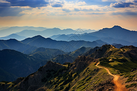 日落时的山顶美景图片