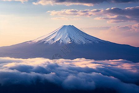 朝霞余晖下的富士山图片