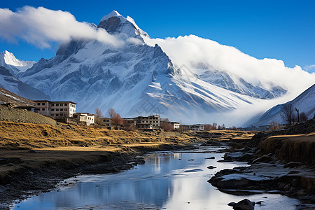 喜马拉雅山脚下的美丽景观图片