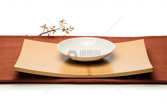 弧形的竹质餐盘图片