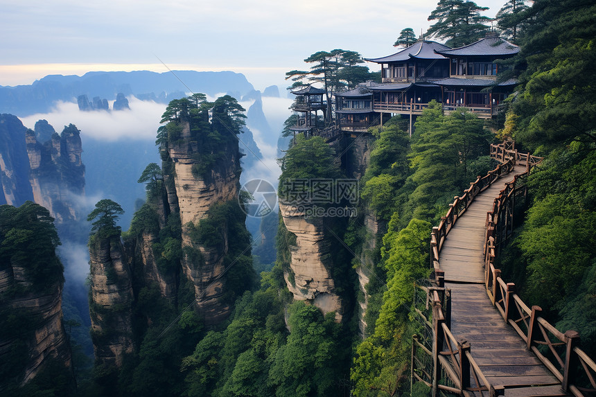 悬崖山顶的传统建筑图片