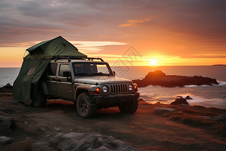 海边露营帐篷的吉普车图片