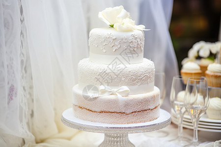 传统婚礼上的蛋糕图片