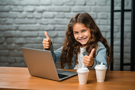 科技电脑笑容灿烂的女孩背景