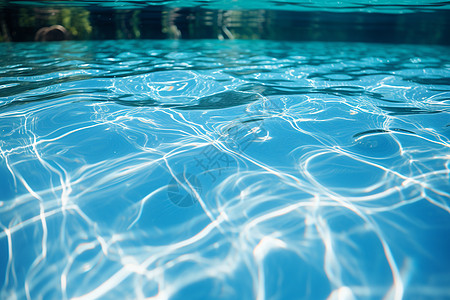 凉爽的夏日泳池图片