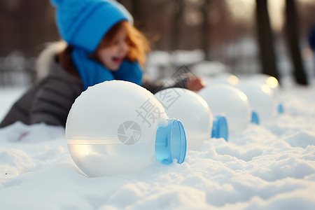 雪中童趣图片