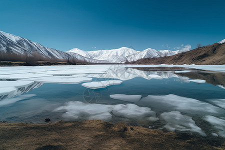 冰雪融化背景图片