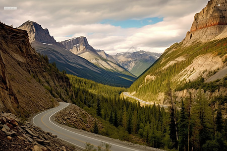 山中曲折蜿蜒的公路背景图片