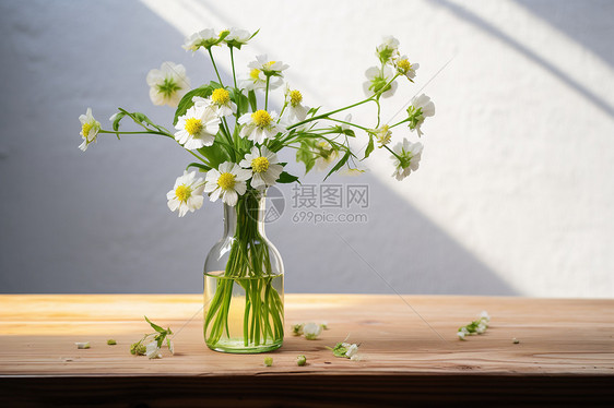 花瓶中的花束盛放图片