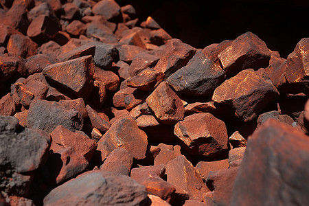 天然形成的褐色矿石图片