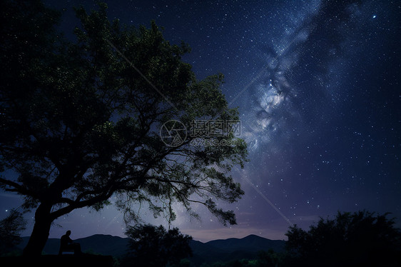 星空下的孤独图片