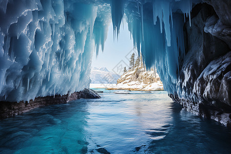 冬天结冰的山洞图片