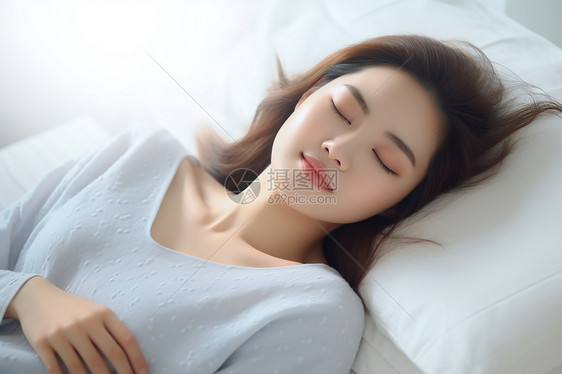 温馨入睡的女人图片
